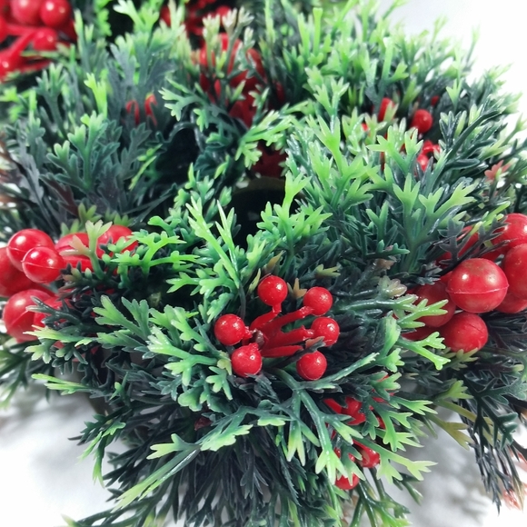 2 Plastic Christmas CANDLE HOLDERS Ring Wreath Berries Evergreen Greenery 5" - Picture 7 of 13
